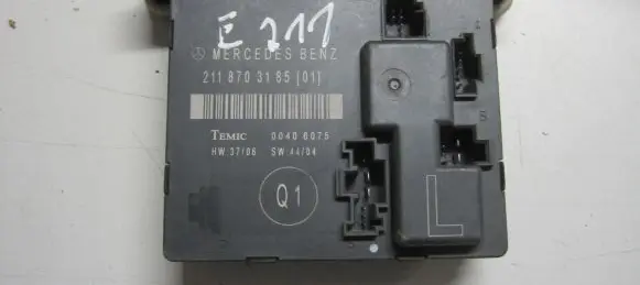 Mercedes-Benz E W211 Door control unit/module 2118703185