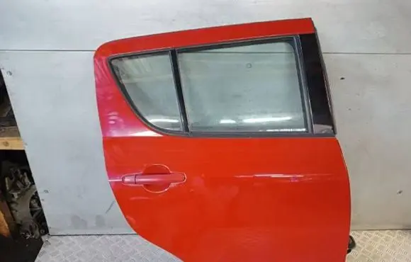 Suzuki Swift II Rear door 
