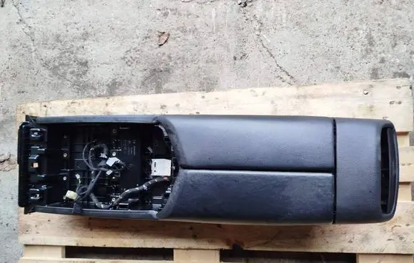 Maserati Ghibli Armrest 105088372c