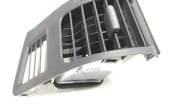 Suzuki Grand Vitara II Dashboard side air vent grill/cover trim 7363054j00