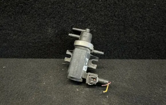Volkswagen Golf IV Turbo solenoid valve 1H0906627