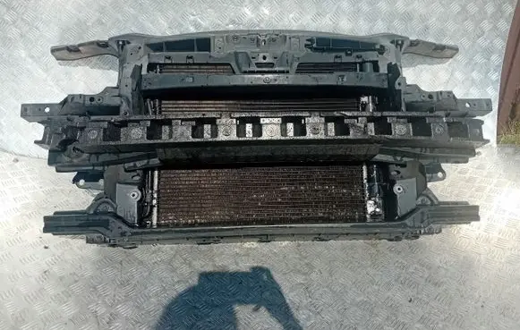 Volkswagen Touran I Radiator support slam panel