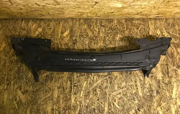 Volvo XC70 Front bumper skid plate/under tray 30744085