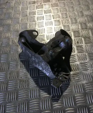 Audi A4 S4 B7 8E 8H Engine mounting bracket 8E0199351C