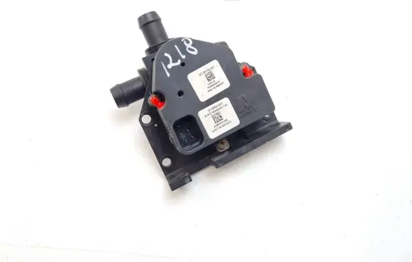 Tesla Model X Water pump 106422500E 12700133001