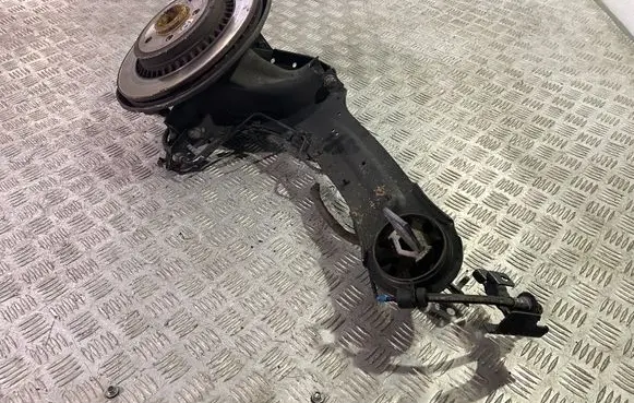 Rear wheel hub spindle/knuckle