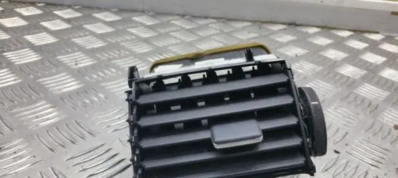Toyota Avensis T270 Dashboard side air vent grill/cover trim