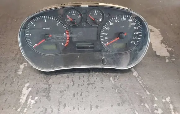 Seat Toledo II (1M) Speedometer (instrument cluster) 1M0920821B