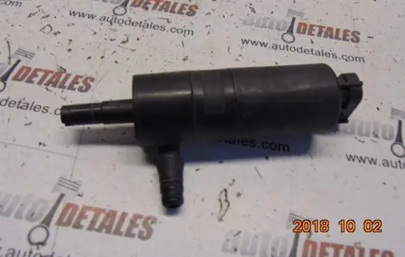 Honda CR-V Windscreen/windshield washer pump