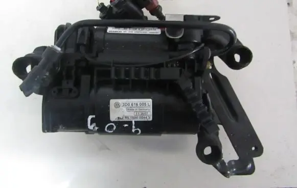 Volkswagen Phaeton Air suspension compressor/pump 3d0616005L