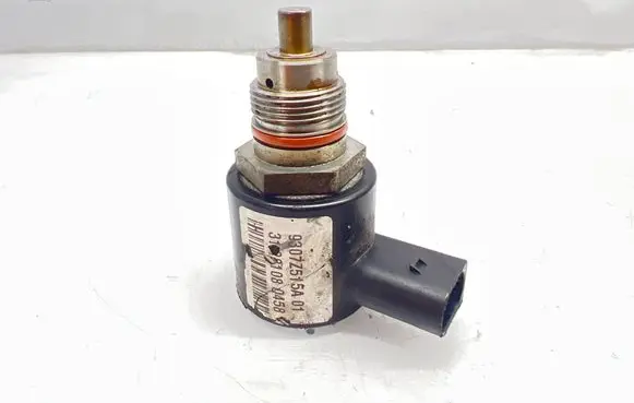 Mercedes-Benz C W204 Fuel pressure regulator 9307Z515A