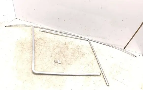 Mercedes-Benz W123 Windshield trim 
