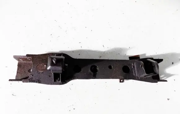 Mitsubishi Pajero Front differential bracket 