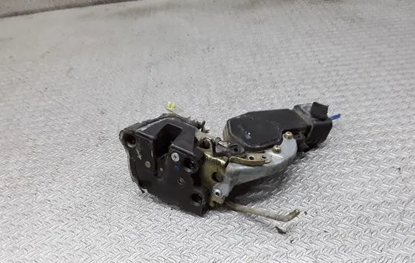 Suzuki Grand Vitara I Rear door lock 8356065D00