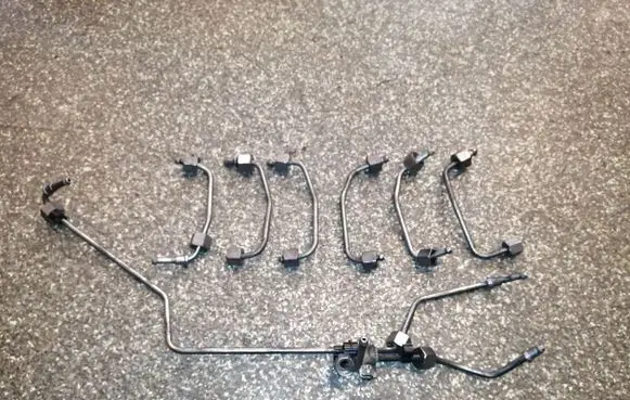 Audi Q7 4L Fuel injector supply line/pipe 