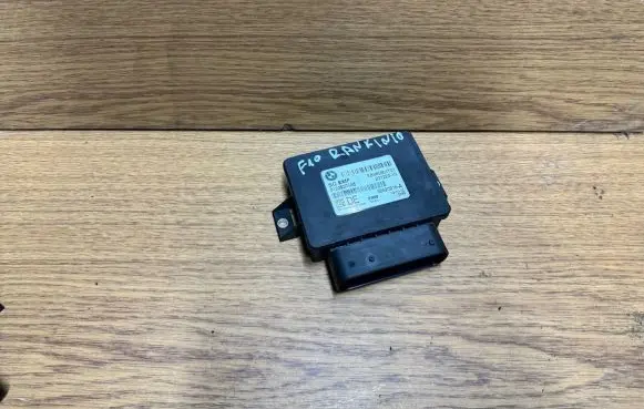 BMW 6 F12 F13 Hand brake control module 6858017 23122010 32620276A