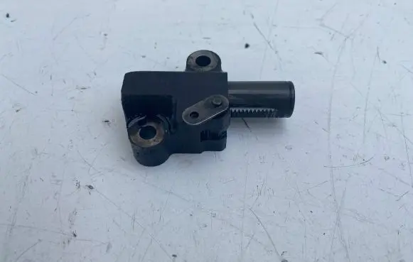 Toyota Avensis T250 Timing belt/chain tensioner 060120R010