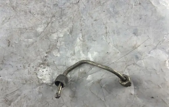 Fuel injector supply line/pipe