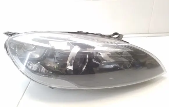 Volvo V40 Headlight/headlamp 31420008