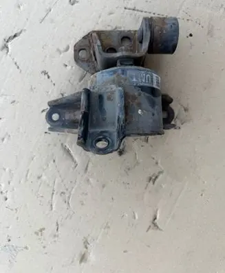 KIA Sportage Engine mount vacuum valve