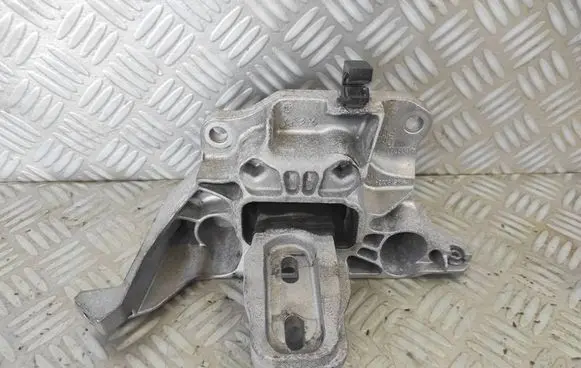 Peugeot 208 Engine mount bracket 9824312980