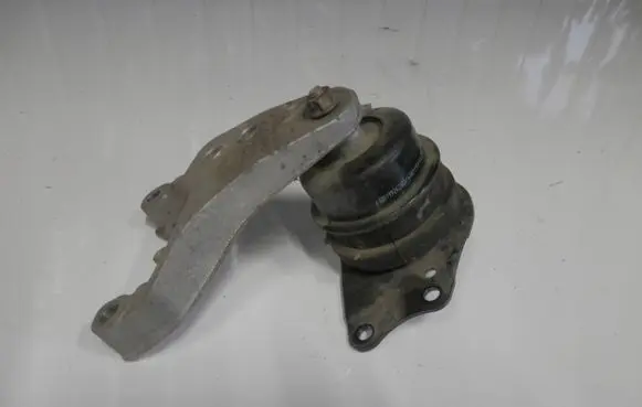 Seat Ibiza IV (6J,6P) Engine mount bracket 6Q0199185AB