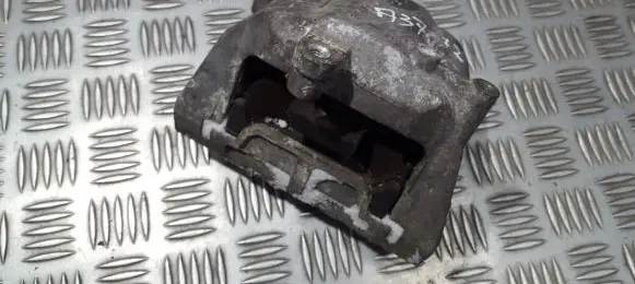 Volkswagen Touran I Engine mount bracket 1K0199555