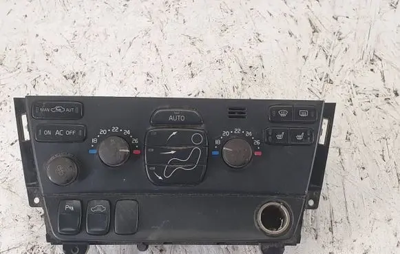 Volvo V70 Climate control unit 30746022 M413BD00157