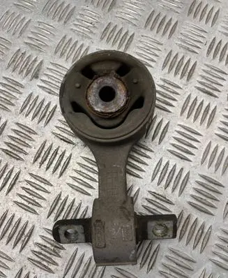 Honda CR-V Engine mount bracket 900680