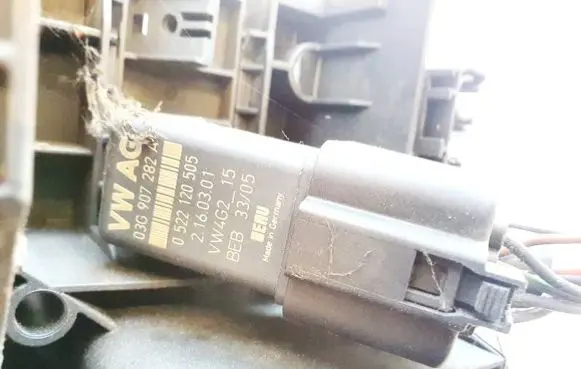 Seat Leon (1P) Glow plug pre-heat relay 03g907282a 0522120505