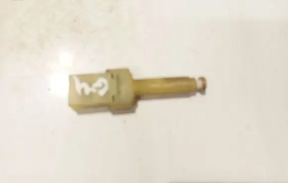 Volkswagen PASSAT B4 Brake pedal sensor switch 443945515