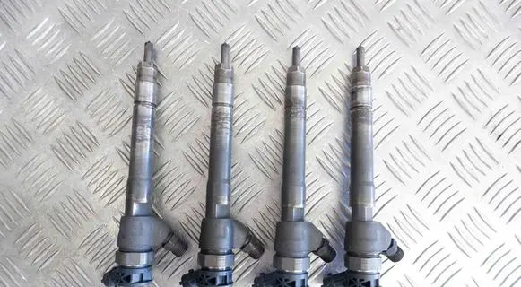 Nissan Qashqai Fuel injectors set 0445110546