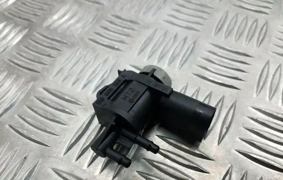 Volkswagen Tiguan Turbo solenoid valve 1K0906283A