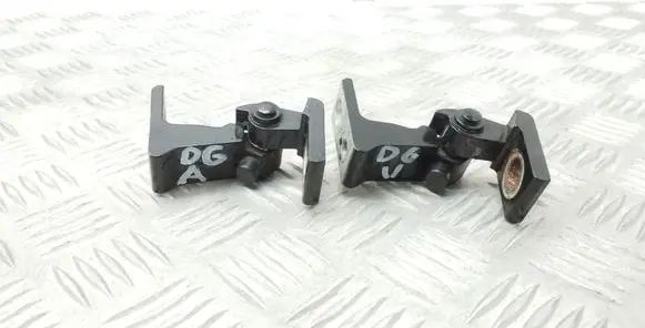 Rear door hinge set