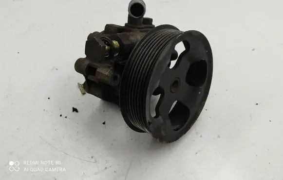 Land Rover Discovery 3 - LR3 Power steering pump QVB500400