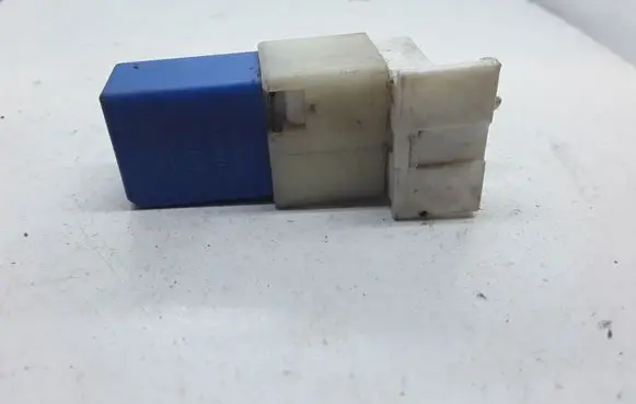 Nissan X-Trail T30 Other relay 2523079915 0206280413