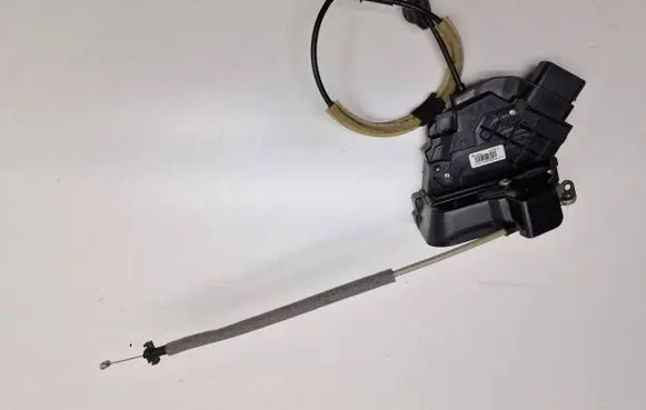 Volvo XC60 Front door lock 30799302 A048069 1779AC75P