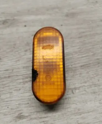 Front fender indicator light