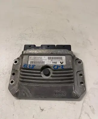 Renault Megane III Engine control unit/module 237100131R 237100132R V29004369A