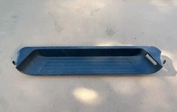Volkswagen Multivan T5 Rear sill trim cover 7H5863725F