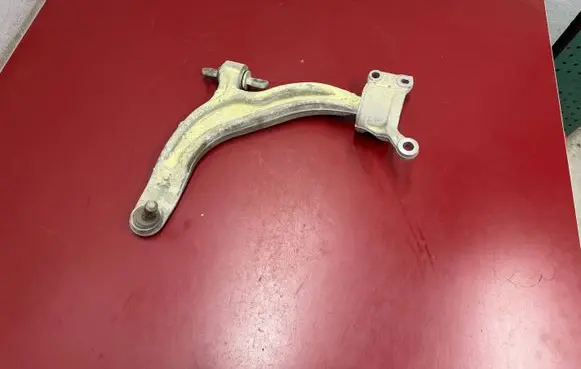 Chrysler Pacifica Front lower control arm/wishbone 68229021AC