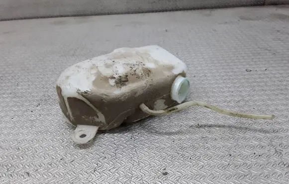 Mitsubishi Pajero Sport I Windshield washer fluid reservoir/tank 860141145