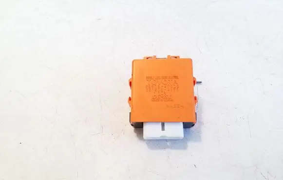 Toyota Prius (XW30) Central locking relay 8597047020 0515004171