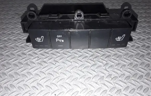 Mercedes-Benz A W169 Seat heating switch 1698209010