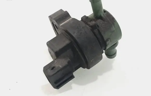 Mercedes-Benz C W203 Turbo solenoid valve 0004703893