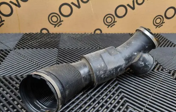 Audi A6 C7 Air intake duct part 06E129615M