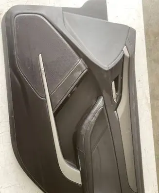Cadillac CTS Front door 