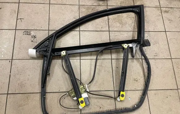 Audi A6 S6 C6 4F Front door window/glass frame 4F0887629