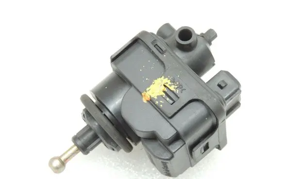 Mitsubishi Pajero Sport I Headlight level adjustment motor MR441372