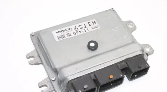 Nissan Juke I F15 Engine control unit/module NEC999056